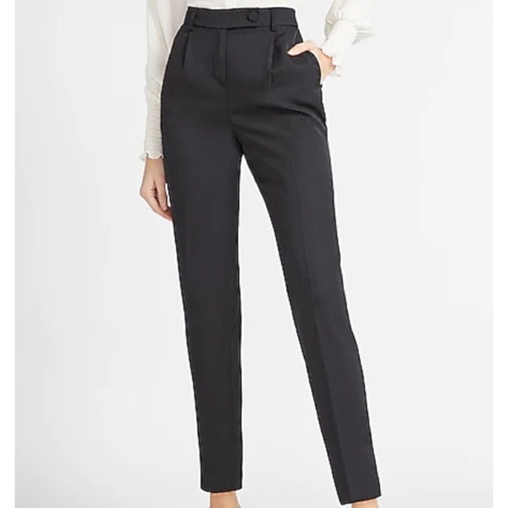 ✨ Express High Waisted Tab Button Ankle Pant✨